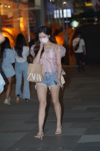 【精选街拍】Vol.3007 清秀甜美牛仔短裤 [101P-1.54GB]